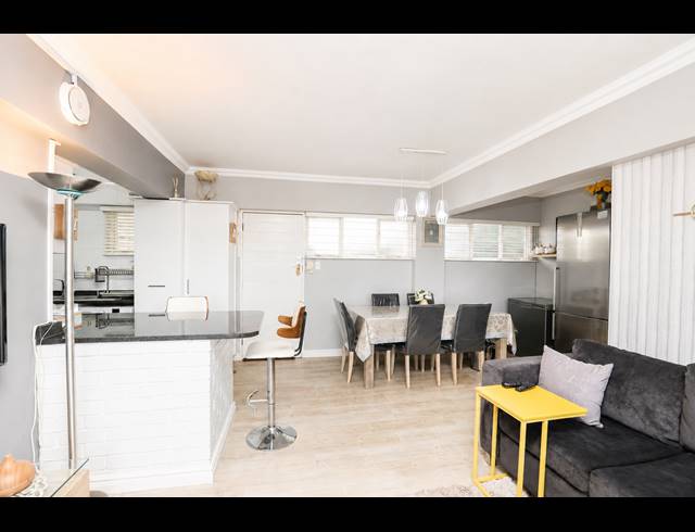 2 BEDROOM APARTMENT FOR SALE IN ESSENWOOD